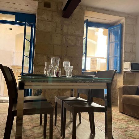 Villa Traditional Townhouse In The Hearth Of Valletta Exterior foto