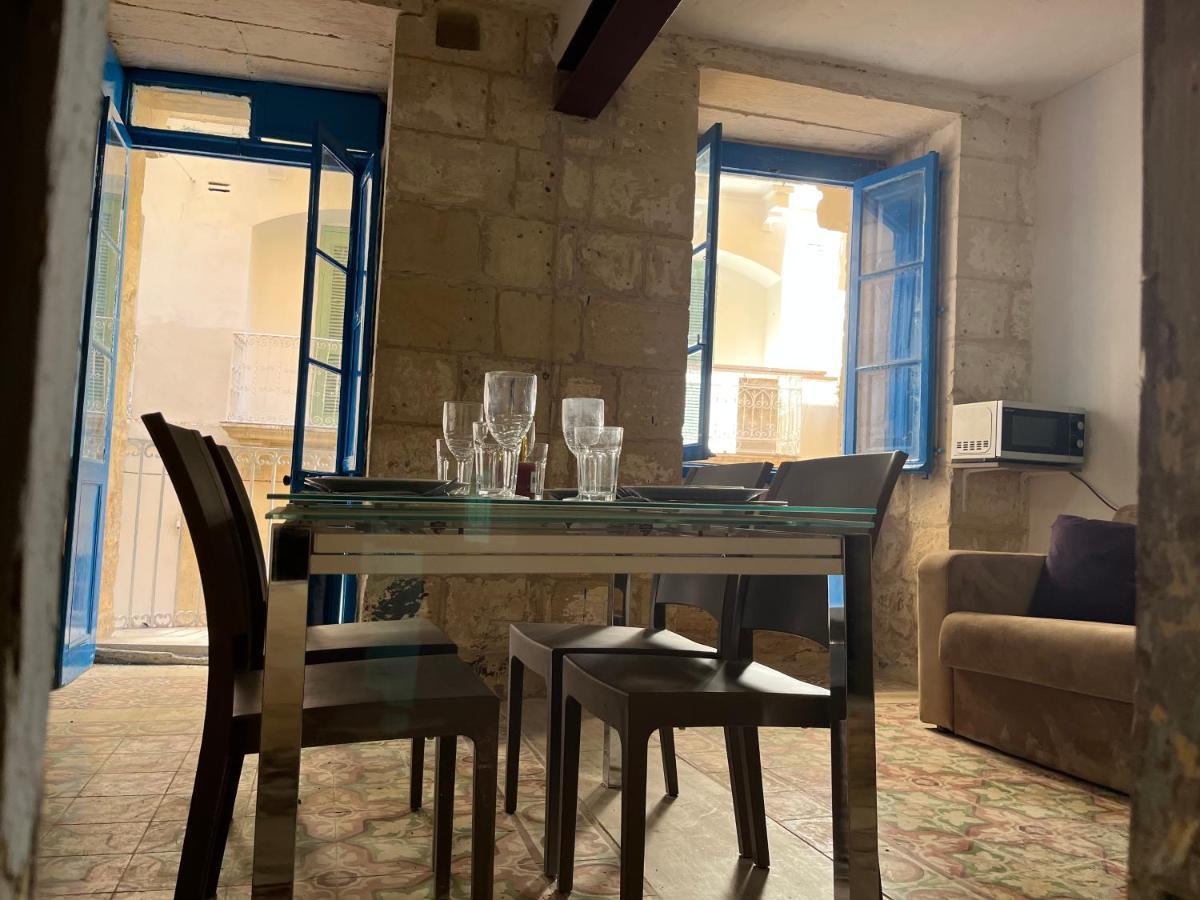 Villa Traditional Townhouse In The Hearth Of Valletta Exterior foto